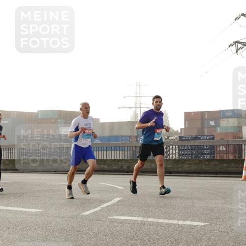 03.10.2026 - Köhlbrandbrückenlauf Michael Burmester http://msf.ph/oto/10770997 03.10.2026 09:15:28 Position 3  meine-sportfotos.de