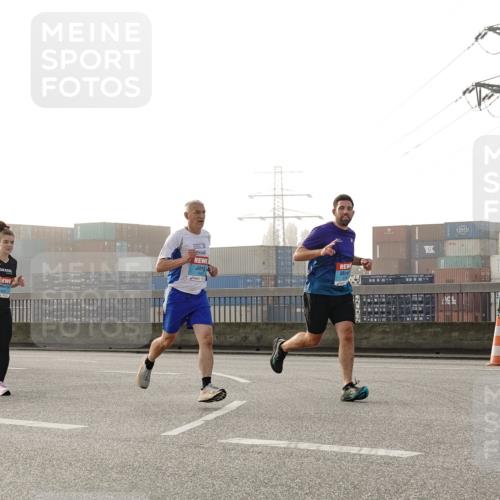 03.10.2026 - Köhlbrandbrückenlauf Michael Burmester http://msf.ph/oto/10770998 03.10.2026 09:15:28 Position 3  meine-sportfotos.de