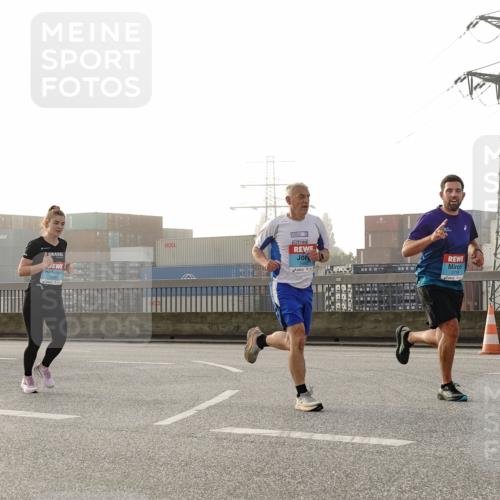 03.10.2026 - Köhlbrandbrückenlauf Michael Burmester http://msf.ph/oto/10771000 03.10.2026 09:15:29 Position 3 2718 meine-sportfotos.de