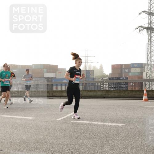 03.10.2026 - Köhlbrandbrückenlauf Michael Burmester http://msf.ph/oto/10771004 03.10.2026 09:15:30 Position 3  meine-sportfotos.de