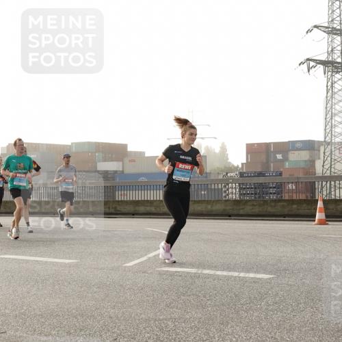 03.10.2026 - Köhlbrandbrückenlauf Michael Burmester http://msf.ph/oto/10771007 03.10.2026 09:15:30 Position 3 1420 meine-sportfotos.de