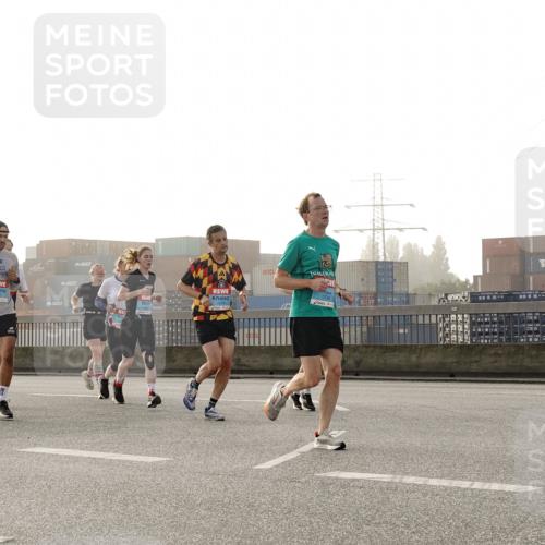 03.10.2026 - Köhlbrandbrückenlauf Michael Burmester http://msf.ph/oto/10771009 03.10.2026 09:15:31 Position 3  meine-sportfotos.de