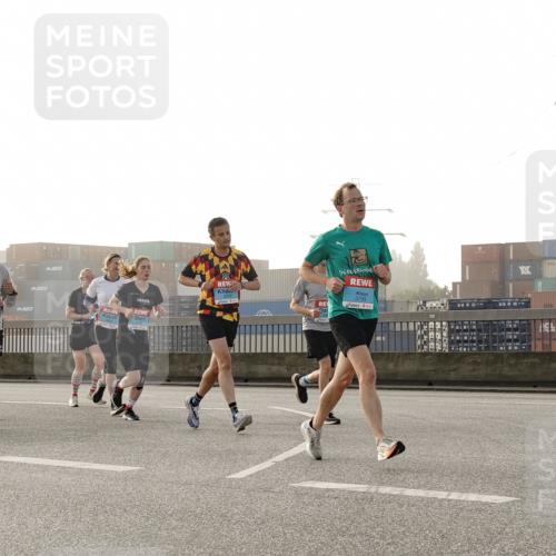 03.10.2026 - Köhlbrandbrückenlauf Michael Burmester http://msf.ph/oto/10771013 03.10.2026 09:15:31 Position 3 19 meine-sportfotos.de