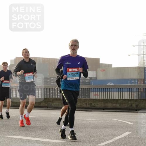 03.10.2026 - Köhlbrandbrückenlauf Michael Burmester http://msf.ph/oto/10771035 03.10.2026 09:15:37 Position 3 3765, 2321 meine-sportfotos.de