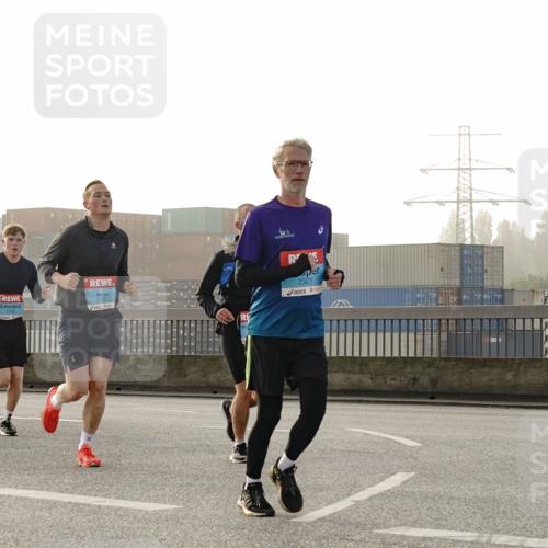 03.10.2026 - Köhlbrandbrückenlauf Michael Burmester http://msf.ph/oto/10771040 03.10.2026 09:15:37 Position 3 1755, 2321, 2 meine-sportfotos.de