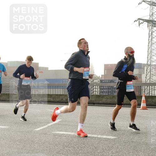 03.10.2026 - Köhlbrandbrückenlauf Michael Burmester http://msf.ph/oto/10771048 03.10.2026 09:15:38 Position 3 8, 1730 meine-sportfotos.de