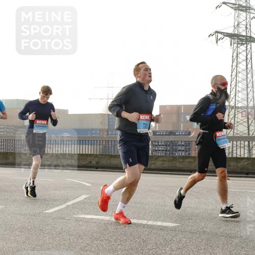 03.10.2026 - Köhlbrandbrückenlauf Michael Burmester http://msf.ph/oto/10771050 03.10.2026 09:15:38 Position 3 1730 meine-sportfotos.de
