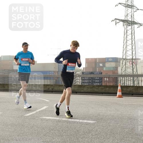 03.10.2026 - Köhlbrandbrückenlauf Michael Burmester http://msf.ph/oto/10771057 03.10.2026 09:15:39 Position 3 1666, 1755 meine-sportfotos.de