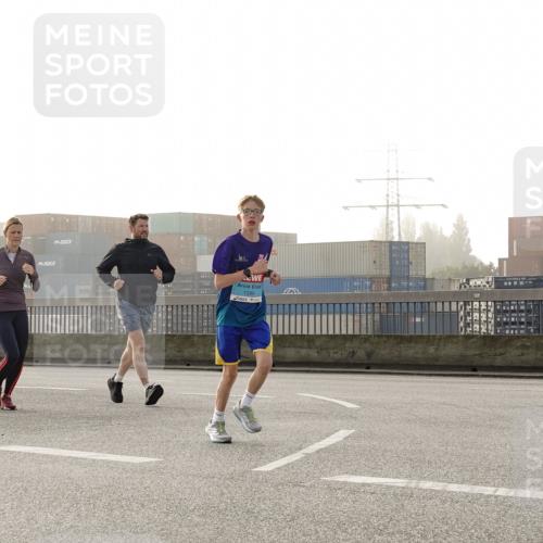 03.10.2026 - Köhlbrandbrückenlauf Michael Burmester http://msf.ph/oto/10771077 03.10.2026 09:15:42 Position 3 1, 1299 meine-sportfotos.de