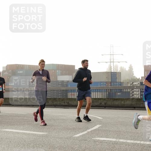 03.10.2026 - Köhlbrandbrückenlauf Michael Burmester http://msf.ph/oto/10771086 03.10.2026 09:15:43 Position 3  meine-sportfotos.de