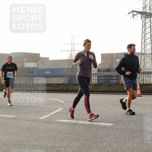 03.10.2026 - Köhlbrandbrückenlauf Michael Burmester http://msf.ph/oto/10771090 03.10.2026 09:15:44 Position 3  meine-sportfotos.de