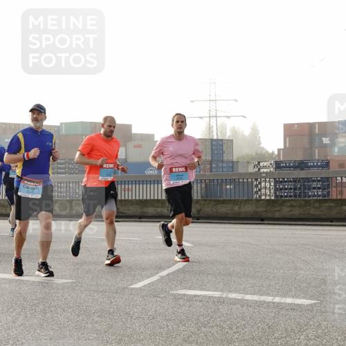 03.10.2026 - Köhlbrandbrückenlauf Michael Burmester http://msf.ph/oto/10771119 03.10.2026 09:15:51 Position 3 2393 meine-sportfotos.de