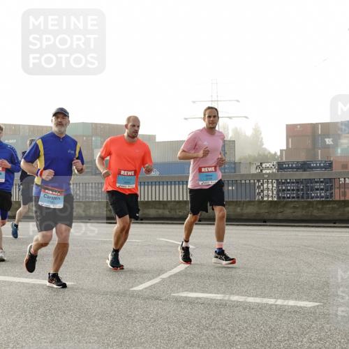 03.10.2026 - Köhlbrandbrückenlauf Michael Burmester http://msf.ph/oto/10771124 03.10.2026 09:15:51 Position 3 10, 2393 meine-sportfotos.de