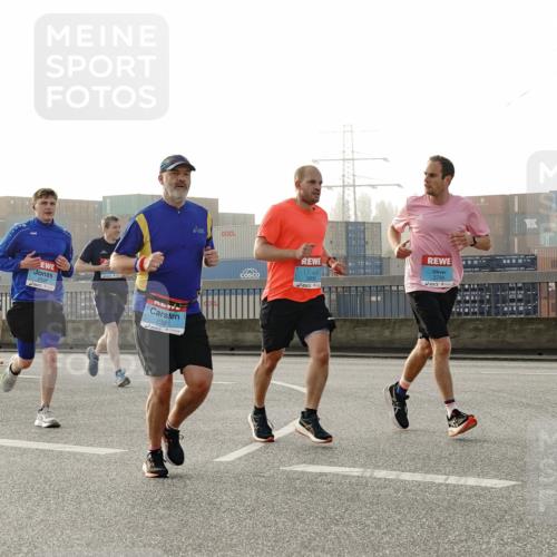 03.10.2026 - Köhlbrandbrückenlauf Michael Burmester http://msf.ph/oto/10771126 03.10.2026 09:15:51 Position 3 2393, 3786 meine-sportfotos.de