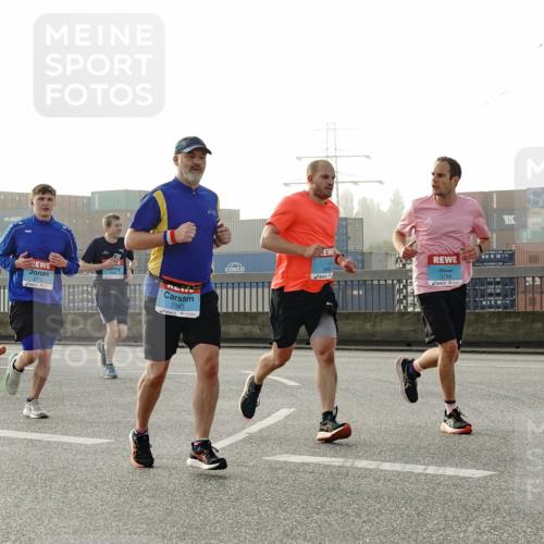 03.10.2026 - Köhlbrandbrückenlauf Michael Burmester http://msf.ph/oto/10771128 03.10.2026 09:15:51 Position 3 2393, 3786, 5 meine-sportfotos.de