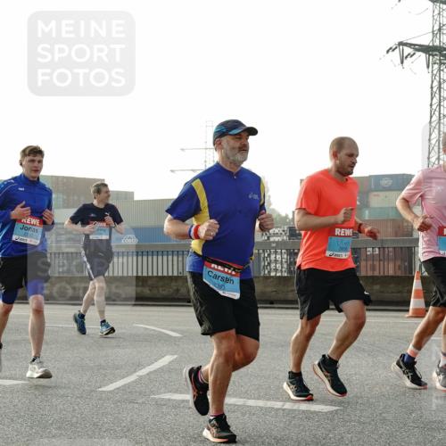 03.10.2026 - Köhlbrandbrückenlauf Michael Burmester http://msf.ph/oto/10771130 03.10.2026 09:15:52 Position 3 2532, 2393, 3856, 3786 meine-sportfotos.de