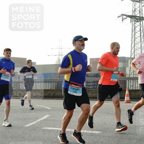 03.10.2026 - Köhlbrandbrückenlauf Michael Burmester http://msf.ph/oto/10771131 03.10.2026 09:15:52 Position 3 2532, 2393, 1, 3786 meine-sportfotos.de