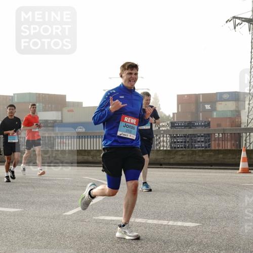 03.10.2026 - Köhlbrandbrückenlauf Michael Burmester http://msf.ph/oto/10771134 03.10.2026 09:15:53 Position 3 2401, 2532 meine-sportfotos.de