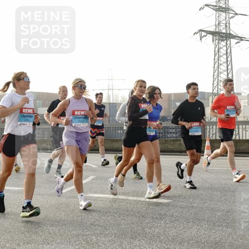 03.10.2026 - Köhlbrandbrückenlauf Michael Burmester http://msf.ph/oto/10771156 03.10.2026 09:15:55 Position 3 1109, 2665, 2707 meine-sportfotos.de