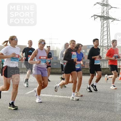 03.10.2026 - Köhlbrandbrückenlauf Michael Burmester http://msf.ph/oto/10771157 03.10.2026 09:15:56 Position 3 1109, 2665, 2707, 1205, 2338 meine-sportfotos.de