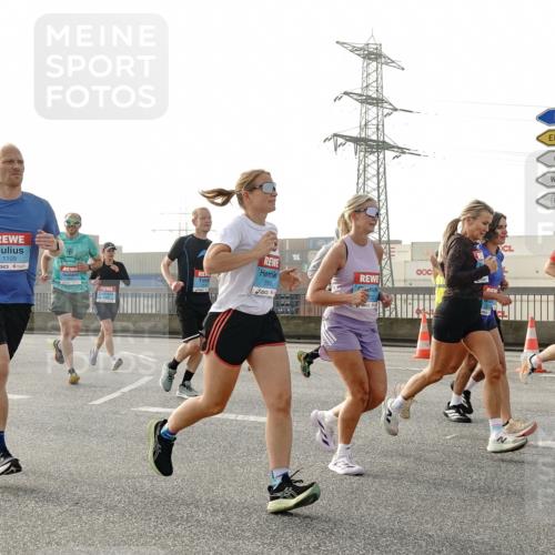 03.10.2026 - Köhlbrandbrückenlauf Michael Burmester http://msf.ph/oto/10771162 03.10.2026 09:15:56 Position 3 1109, 2665 meine-sportfotos.de