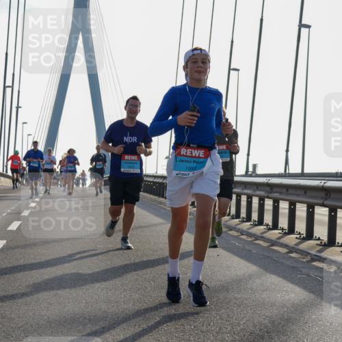 03.10.2026 - Köhlbrandbrückenlauf Yannick Fuchs http://msf.ph/oto/10771986 03.10.2026 09:27:02 Position 1 2019, 1959 meine-sportfotos.de