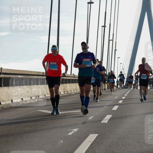 03.10.2026 - Köhlbrandbrückenlauf Yannick Fuchs http://msf.ph/oto/10772094 03.10.2026 09:27:16 Position 1  meine-sportfotos.de