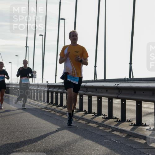 03.10.2026 - Köhlbrandbrückenlauf Yannick Fuchs http://msf.ph/oto/10772148 03.10.2026 09:27:28 Position 1 1073 meine-sportfotos.de