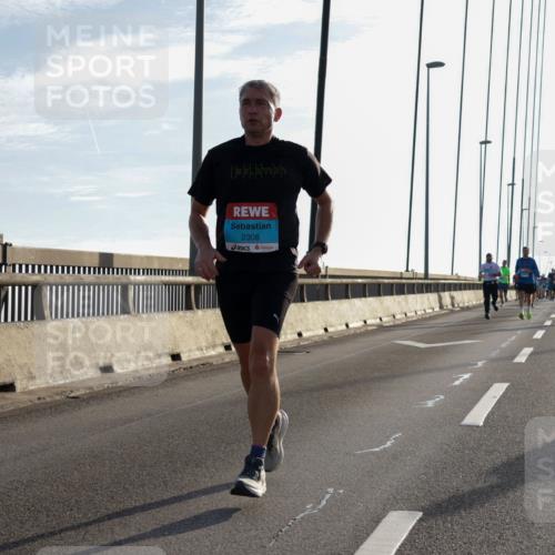 03.10.2026 - Köhlbrandbrückenlauf Yannick Fuchs http://msf.ph/oto/10772303 03.10.2026 09:28:04 Position 1 2308 meine-sportfotos.de