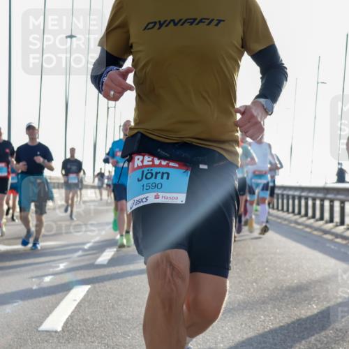 03.10.2026 - Köhlbrandbrückenlauf Yannick Fuchs http://msf.ph/oto/10772368 03.10.2026 09:28:19 Position 1 1590 meine-sportfotos.de