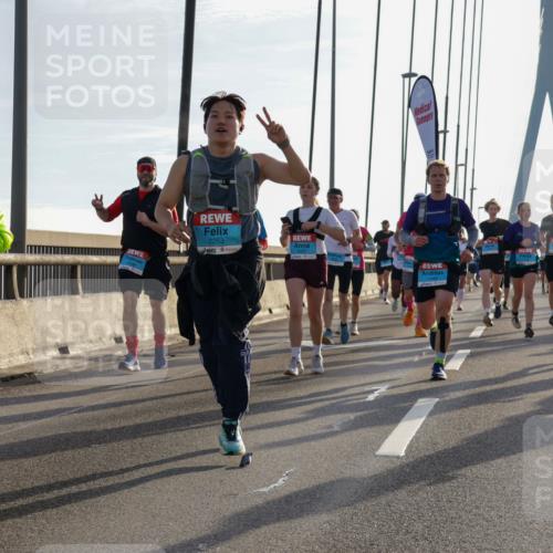 03.10.2026 - Köhlbrandbrückenlauf Yannick Fuchs http://msf.ph/oto/10772436 03.10.2026 09:28:35 Position 1 1587, 2253, 1534 meine-sportfotos.de