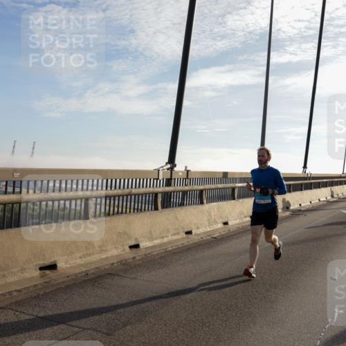 03.10.2026 - Köhlbrandbrückenlauf Yannick Fuchs http://msf.ph/oto/10772502 03.10.2026 09:28:49 Position 1  meine-sportfotos.de