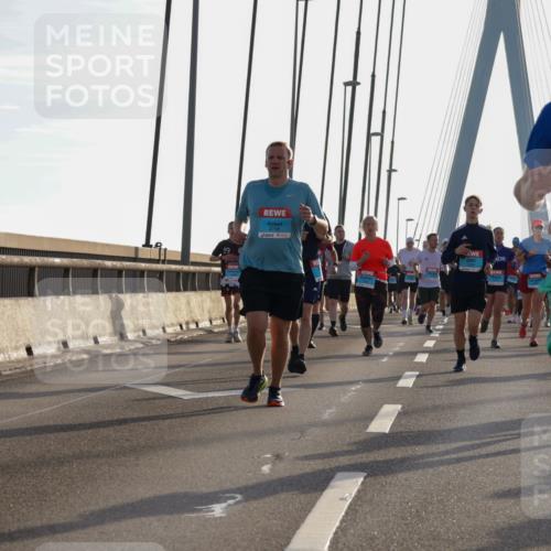 03.10.2026 - Köhlbrandbrückenlauf Yannick Fuchs http://msf.ph/oto/10772572 03.10.2026 09:29:06 Position 1 85, 3768, 2489 meine-sportfotos.de