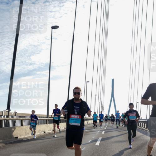 03.10.2026 - Köhlbrandbrückenlauf Yannick Fuchs http://msf.ph/oto/10772721 03.10.2026 09:29:42 Position 1 2735 meine-sportfotos.de