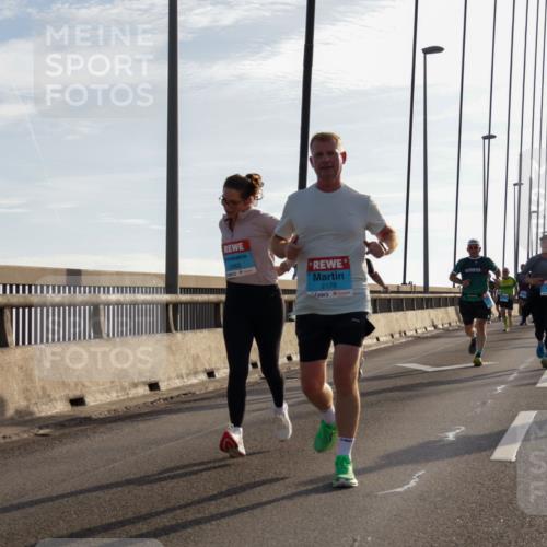 03.10.2026 - Köhlbrandbrückenlauf Yannick Fuchs http://msf.ph/oto/10772906 03.10.2026 09:30:34 Position 1 2402, 2179 meine-sportfotos.de
