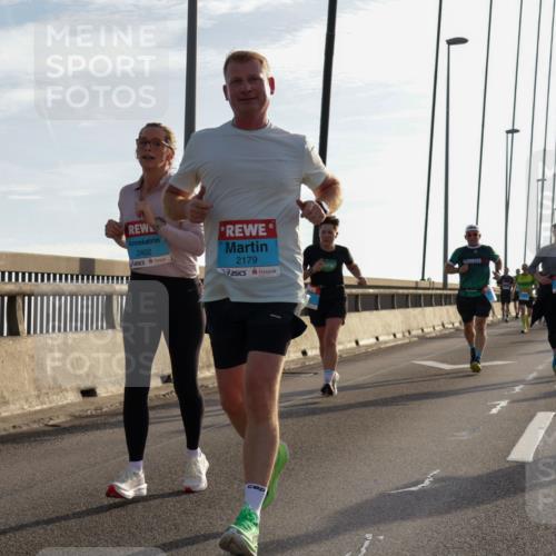 03.10.2026 - Köhlbrandbrückenlauf Yannick Fuchs http://msf.ph/oto/10772910 03.10.2026 09:30:35 Position 1 2402, 2179 meine-sportfotos.de