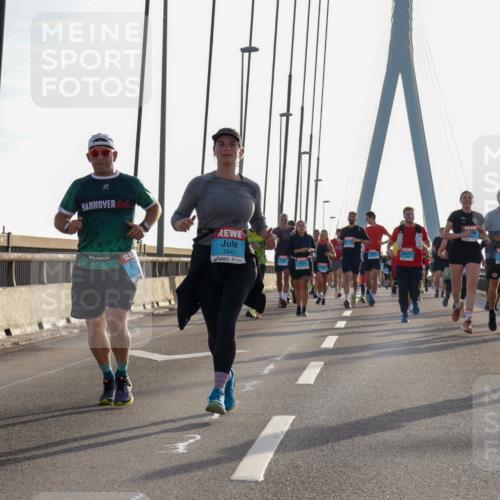 03.10.2026 - Köhlbrandbrückenlauf Yannick Fuchs http://msf.ph/oto/10772915 03.10.2026 09:30:36 Position 1 2542, 3019 meine-sportfotos.de