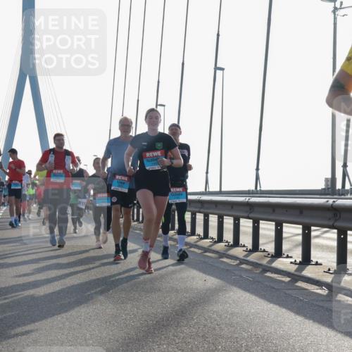 03.10.2026 - Köhlbrandbrückenlauf Yannick Fuchs http://msf.ph/oto/10772926 03.10.2026 09:30:39 Position 1 3019 meine-sportfotos.de