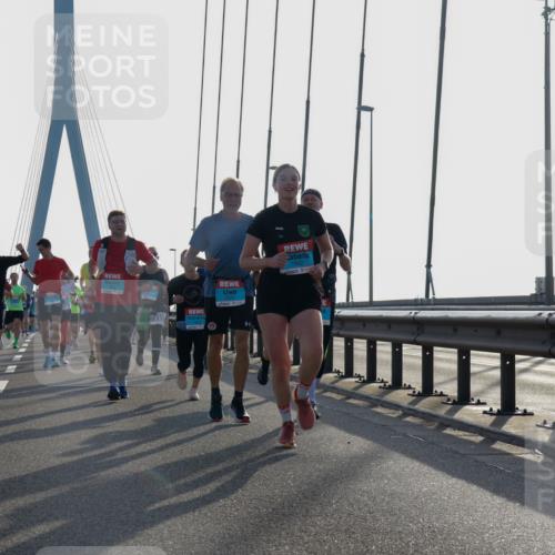 03.10.2026 - Köhlbrandbrückenlauf Yannick Fuchs http://msf.ph/oto/10772928 03.10.2026 09:30:40 Position 1 1902 meine-sportfotos.de