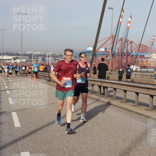 03.10.2026 - Köhlbrandbrückenlauf Yannick Fuchs http://msf.ph/oto/10773504 03.10.2026 09:36:29 Position 2 1216 meine-sportfotos.de