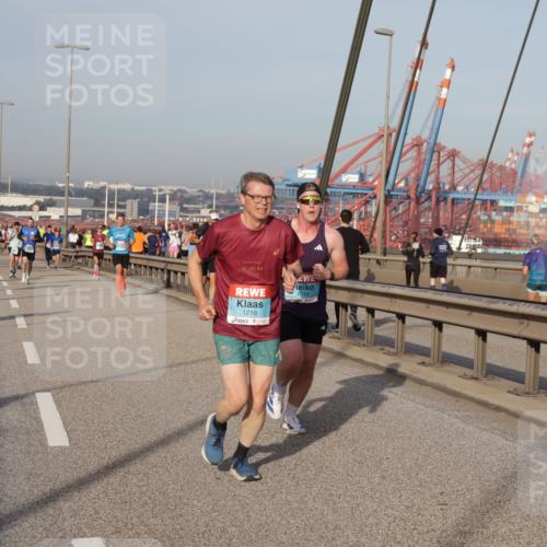 03.10.2026 - Köhlbrandbrückenlauf Yannick Fuchs http://msf.ph/oto/10773508 03.10.2026 09:36:30 Position 2 42, 195, 1216, 2216 meine-sportfotos.de