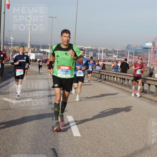 03.10.2026 - Köhlbrandbrückenlauf Yannick Fuchs http://msf.ph/oto/10773537 03.10.2026 09:36:35 Position 2 2048 meine-sportfotos.de