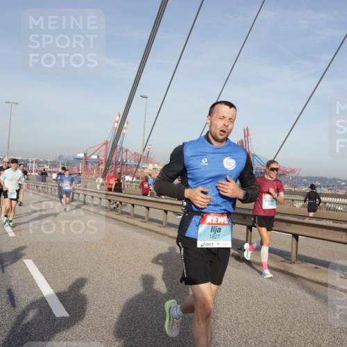 03.10.2026 - Köhlbrandbrückenlauf Yannick Fuchs http://msf.ph/oto/10773567 03.10.2026 09:36:38 Position 2 1827 meine-sportfotos.de