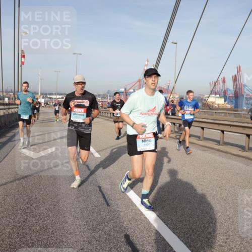 03.10.2026 - Köhlbrandbrückenlauf Yannick Fuchs http://msf.ph/oto/10773583 03.10.2026 09:36:40 Position 2 1777, 1397 meine-sportfotos.de