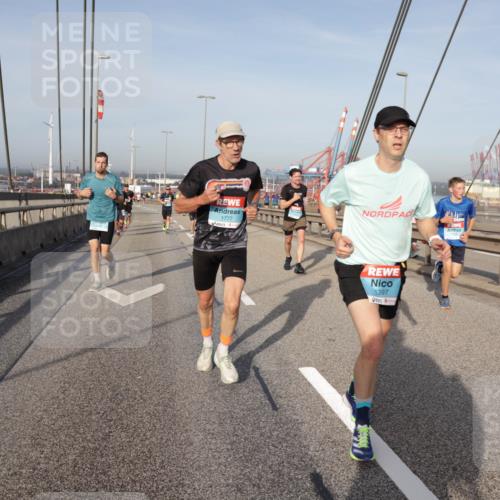 03.10.2026 - Köhlbrandbrückenlauf Yannick Fuchs http://msf.ph/oto/10773585 03.10.2026 09:36:41 Position 2 1777, 1397 meine-sportfotos.de