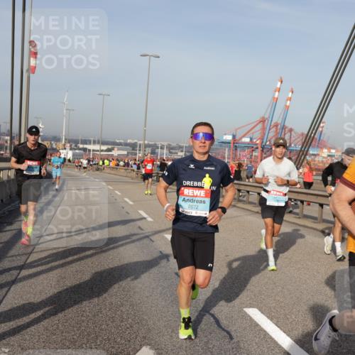 03.10.2026 - Köhlbrandbrückenlauf Yannick Fuchs http://msf.ph/oto/10773609 03.10.2026 09:36:44 Position 2 1465, 2672, 2140 meine-sportfotos.de