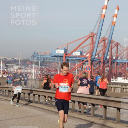 03.10.2026 - Köhlbrandbrückenlauf Yannick Fuchs http://msf.ph/oto/10773632 03.10.2026 09:36:48 Position 2 2223 meine-sportfotos.de