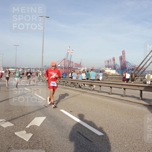 03.10.2026 - Köhlbrandbrückenlauf Yannick Fuchs http://msf.ph/oto/10773728 03.10.2026 09:37:03 Position 2  meine-sportfotos.de