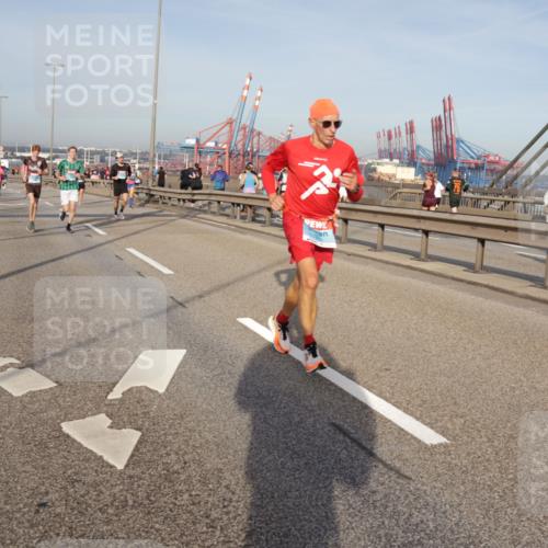 03.10.2026 - Köhlbrandbrückenlauf Yannick Fuchs http://msf.ph/oto/10773742 03.10.2026 09:37:03 Position 2  meine-sportfotos.de