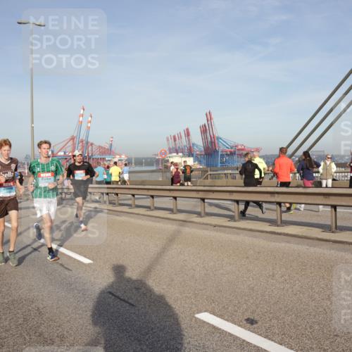 03.10.2026 - Köhlbrandbrückenlauf Yannick Fuchs http://msf.ph/oto/10773753 03.10.2026 09:37:05 Position 2  meine-sportfotos.de